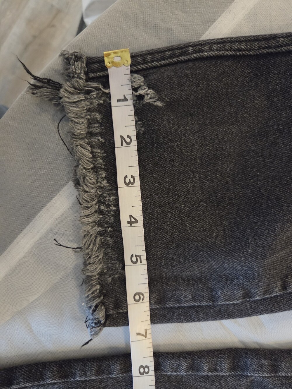 Good American Good Curve High-Rise Washed Black Denim Raw Hem Jeans, 6/28 - Picture 12 of 16